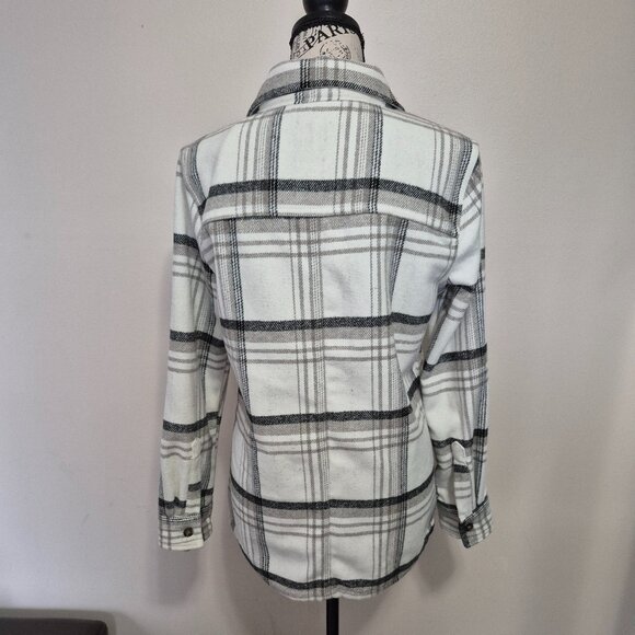 Shacket - Picture 6 of 11